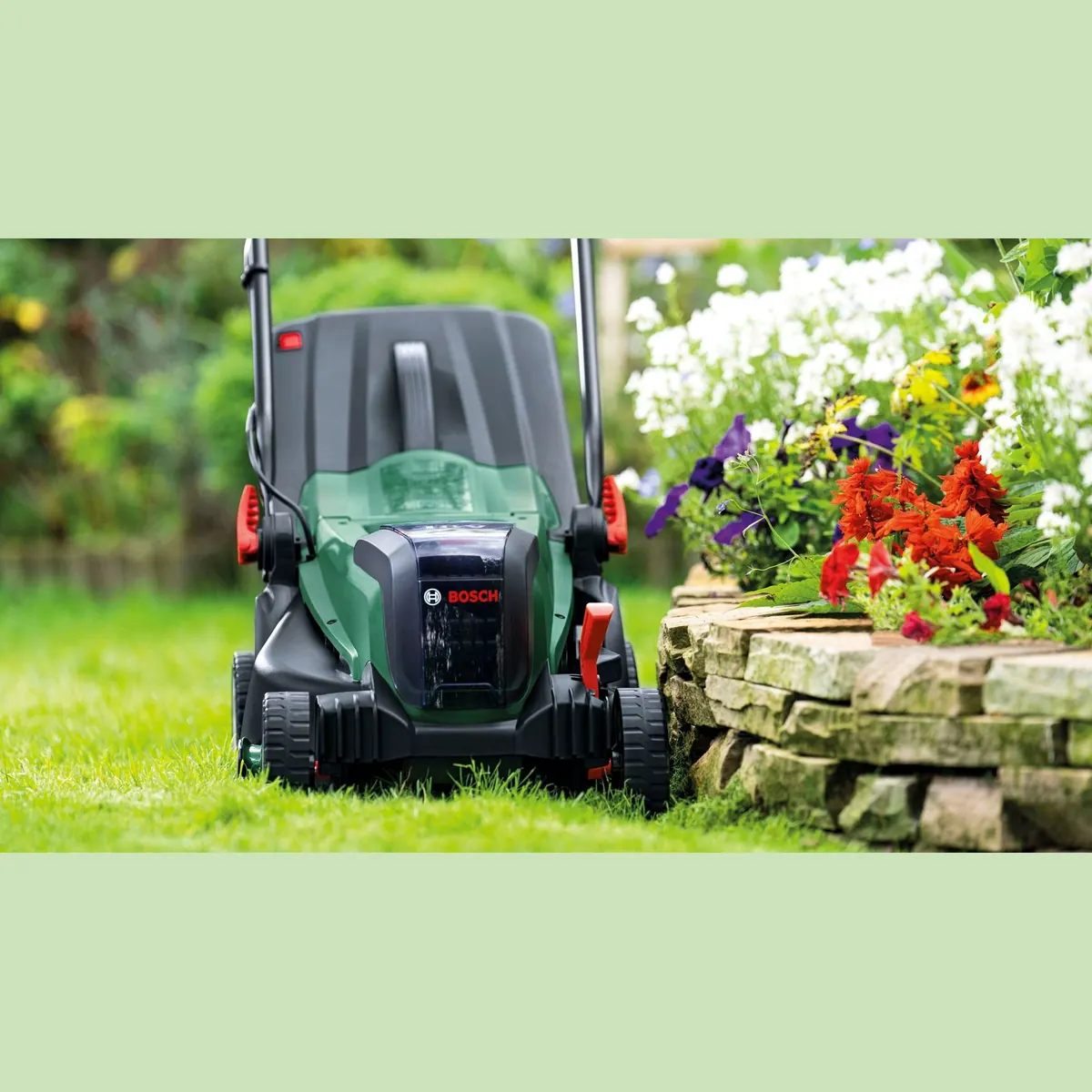 Bosch UniversalRotak 2x18V-37-550, 37 cm Schnittbreite, bürstenloser Motor 4