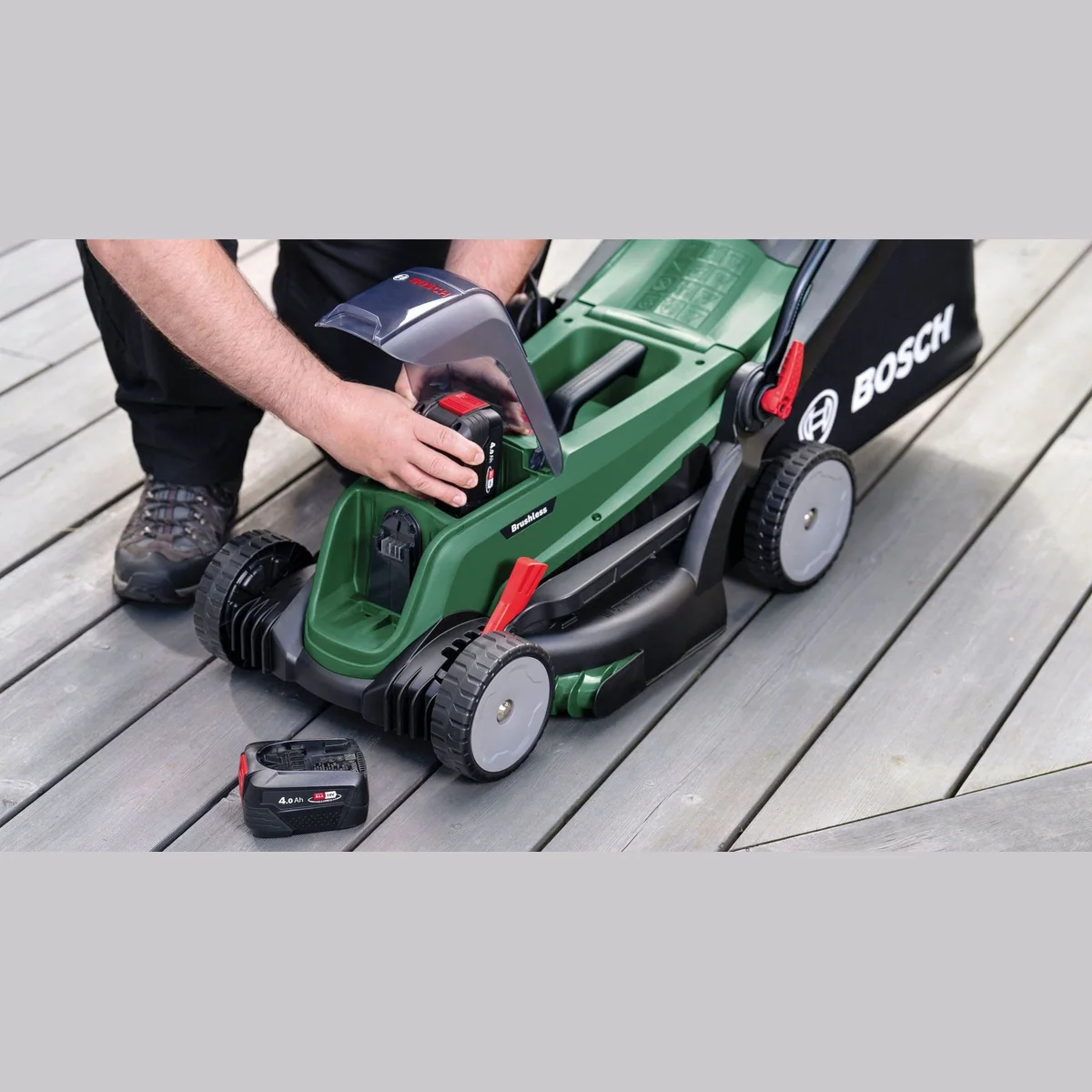 Bosch UniversalRotak 2x18V-37-550, 37 cm Schnittbreite, bürstenloser Motor 5