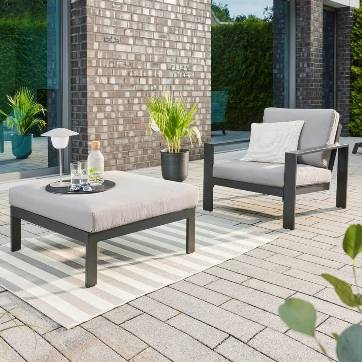 Home Deluxe Gartenlounge-Set RIO, robuste WPS-Tischplatte, pflegeleicht, modern — ideal für Outdoor