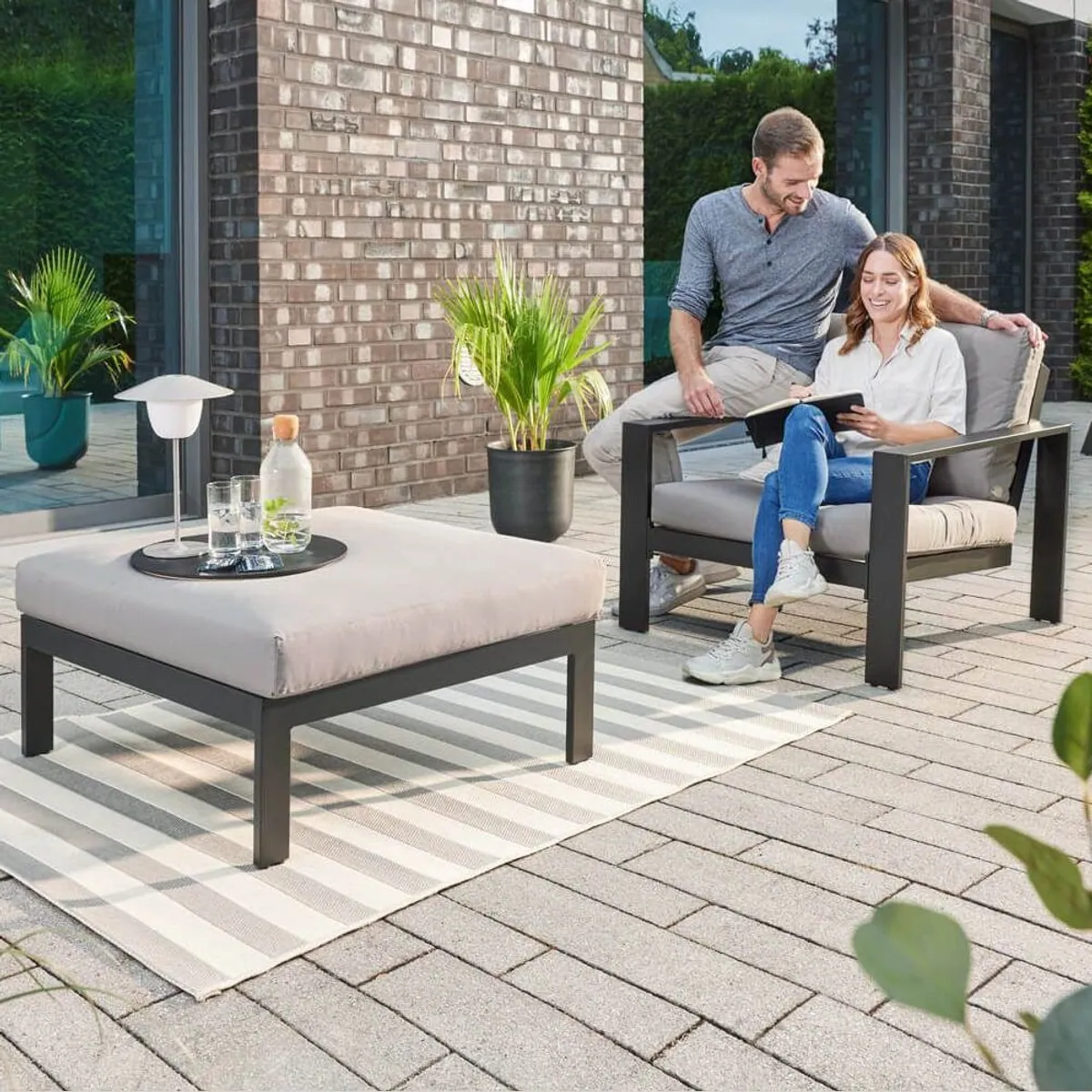 Home Deluxe Gartenlounge-Set RIO, robuste WPS-Tischplatte, pflegeleicht, modern — ideal für Outdoor 2