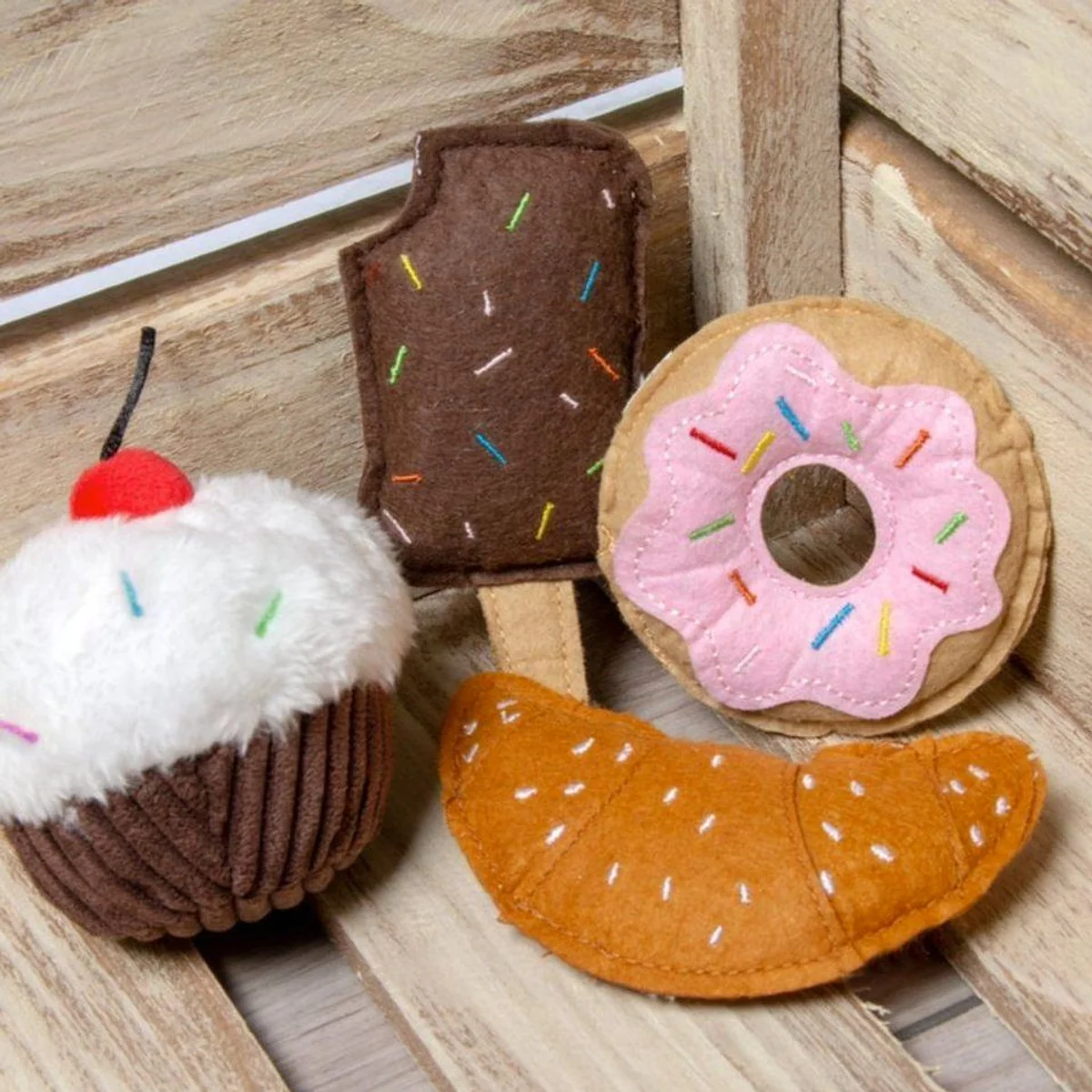 Karlie Tierkuscheltier Croissant, mit Catnip und Knistermaterial 3