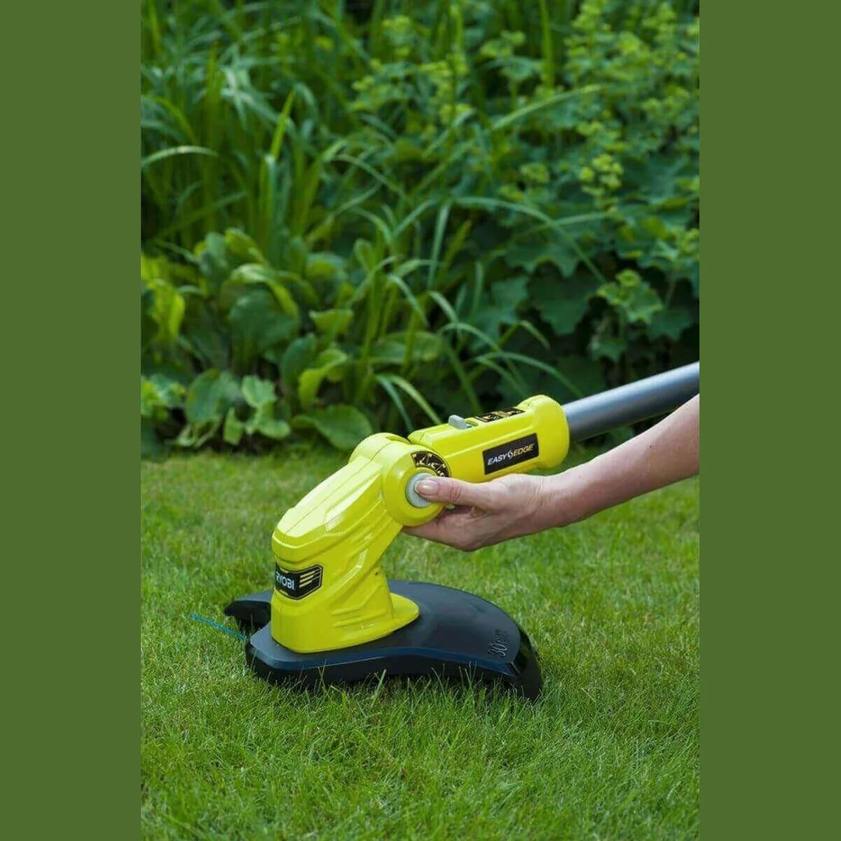 Ryobi ONE+ Garten Combo-Set, Akku-Rasentrimmer, Hybrid-Rasenmäher, 2x 5,0 Ah Akku 4