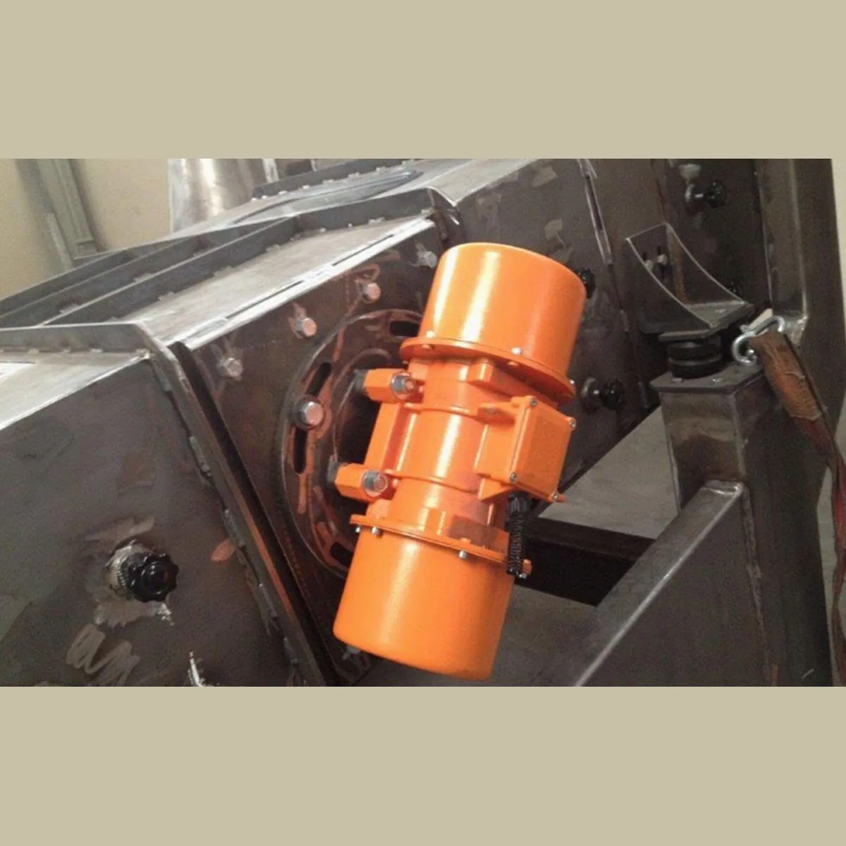 Uzman Rüttelplatte, elektrischer Vibrationsmotor, 270W Leistung, anpassbare Unwucht 3