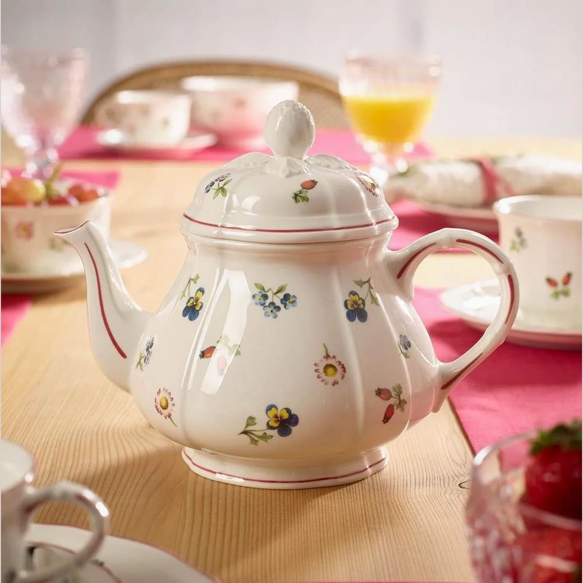 Villeroy & Boch Petite Fleur Teeservice, elegantes Design, spülmaschinenfest 4
