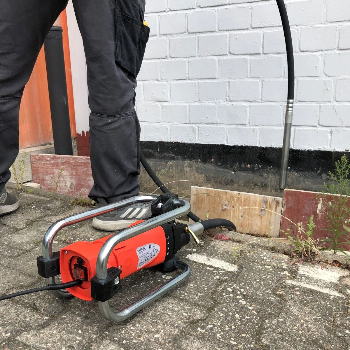 Yato Innenrüttler Betonrüttler, 2300 Watt Motor, 4 Meter Schlauchlänge 5