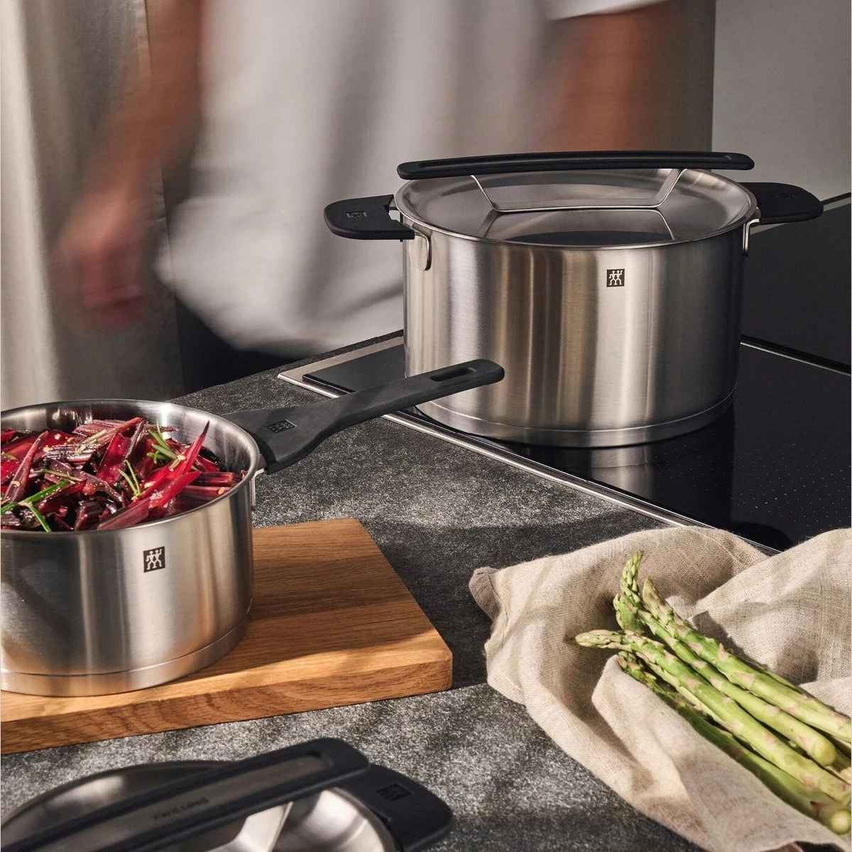 Zwilling More Topf-Set, Edelstahl 18/10, 5-teilig — stapelbar, innovativer Deckel, kühlbleibende Griffe 5